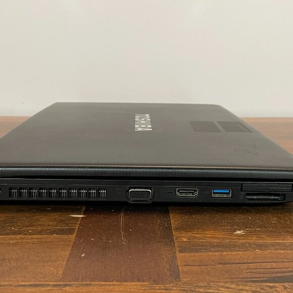 Toshiba Laptop - TECRA R950 (Upgraded) - Picture 5 of 7